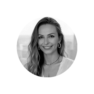 Retrato de Claudia Guirunas, CMO da Scalify